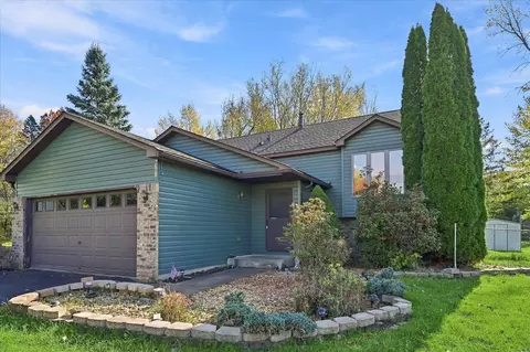 6701 13th St Cir N, Oakdale, MN 55128