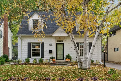 588 Montrose Ln, Saint Paul, MN 55116