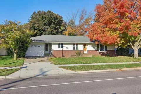 318 S Meridian St, Belle Plaine, MN 56011