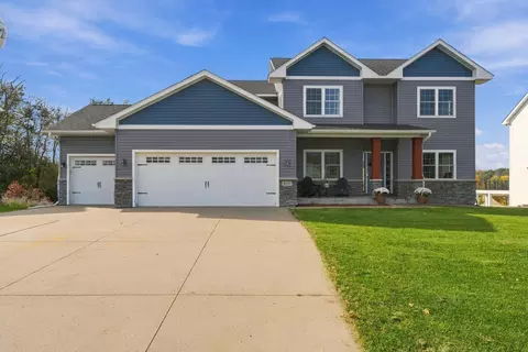 956 Farmers Ridge Trl, Belle Plaine, MN 56011