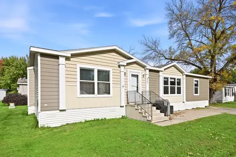 102 Cascade Ln, Rockford, MN 55373