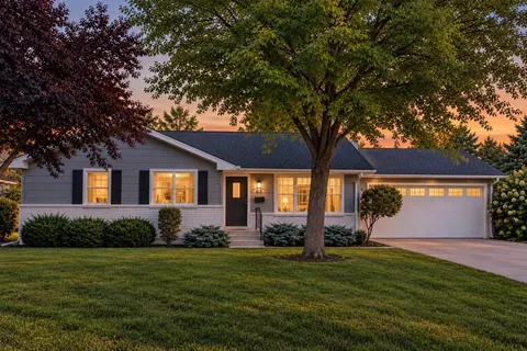 6317 Halifax Ave S, Edina, MN 55424