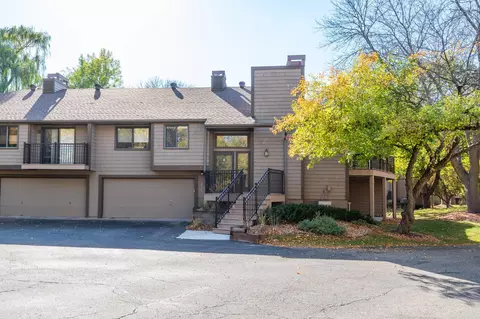 11479 Carriage Ct, Eden Prairie, MN 55344