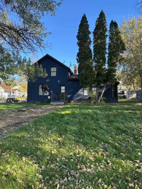 127 N 2nd St, Le Sueur, MN 56058