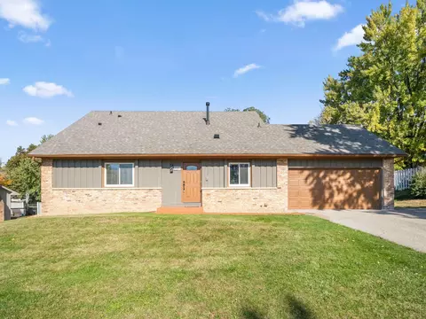 6567 133rd St W, Apple Valley, MN 55124