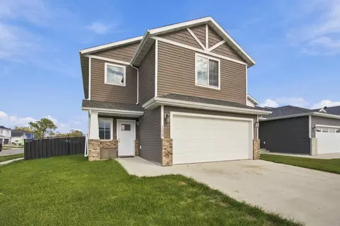 1228 Rachel Dr W, West Fargo, ND 58078
