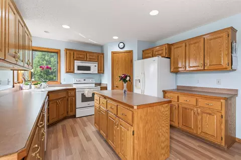 19408 Albany Ct NW, Elk River, MN 55330