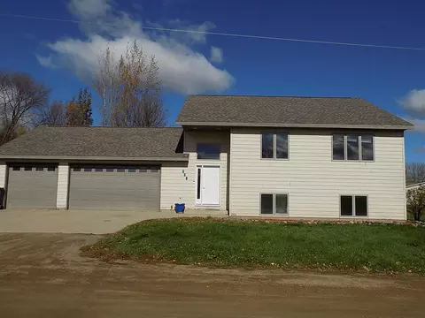 559 E 11th St, Gibbon, MN 55335