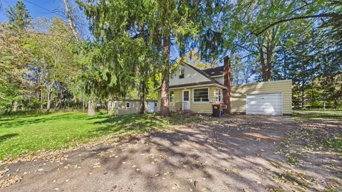 5043 Granada Ave N, Oakdale, MN 55128