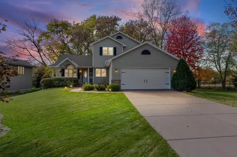 200 Pendryn Hill Curv, Woodbury, MN 55125