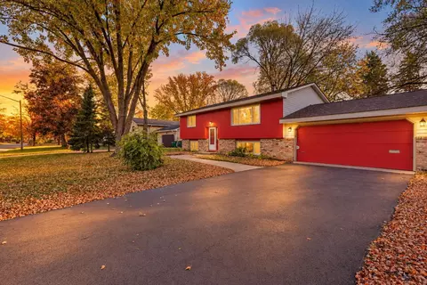 11337 Osage St NW, Coon Rapids, MN 55433