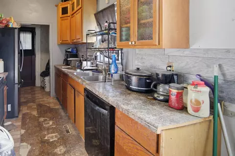 Kitchen - 607 5th St NW, Austin, MN 55912 photo 1 of 4