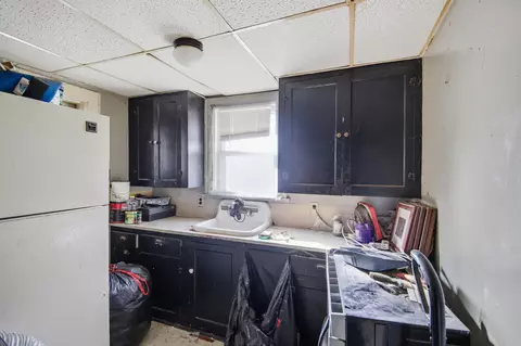 Kitchen - 607 5th St NW, Austin, MN 55912 photo 4 of 4