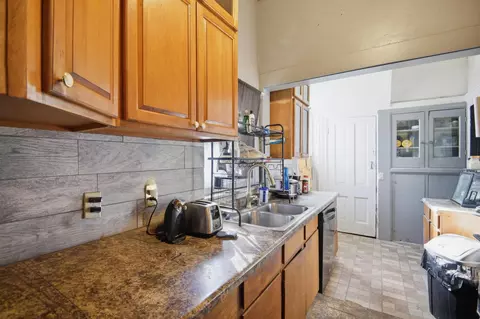 Kitchen - 607 5th St NW, Austin, MN 55912 photo 3 of 4