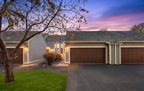 11113 Hyland Ter, Eden Prairie, MN 55344