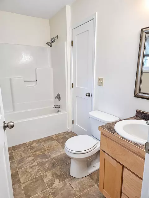 Bath - 714 9th St SW, Willmar, MN 56201 photo 1 of 2