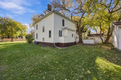 Exterior - 503 9th St S, Fargo, ND 58103 photo 3 of 6