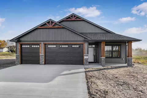 713 David Way, Isanti, MN 55040