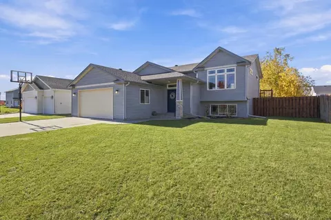 4530 10th St W, West Fargo, ND 58078