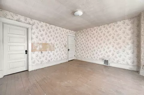Bedroom - 910 5th Ave S, Fargo, ND 58103 photo 6 of 9