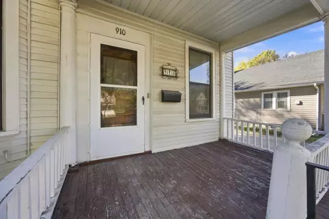 Exterior - 910 5th Ave S, Fargo, ND 58103 photo 4 of 5