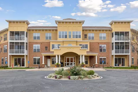 15001 Burnhaven Dr #120, Burnsville, MN 55306