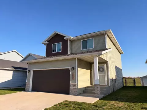 1074 Highland Ln W, West Fargo, ND 58078