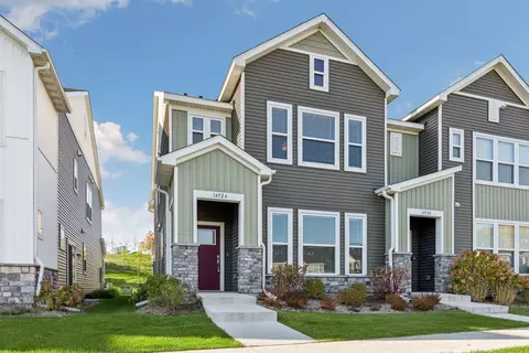 14524 Twin Lakes Cir, Burnsville, MN 55306