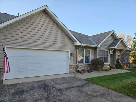 389 Hayes Dr, Hastings, MN 55033