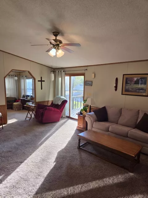 Living - 100 Joyce Dr, Mankato, MN 56001 photo 1 of 1