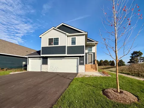 5042 258th Ct, Wyoming, MN 55092