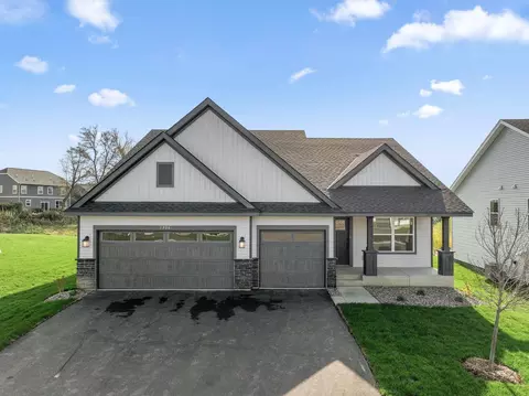 1906 Dogwood Ct, Carver, MN 55315