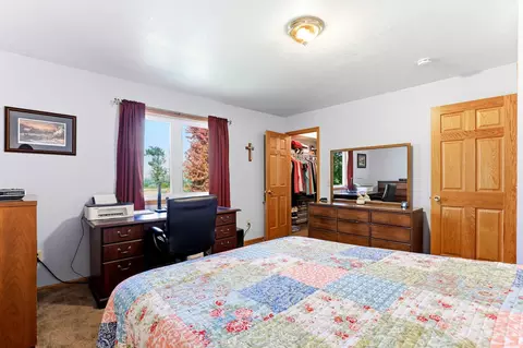 Bedroom - 1730 Patricks Bay Bay, Faribault, MN 55021 photo 2 of 5