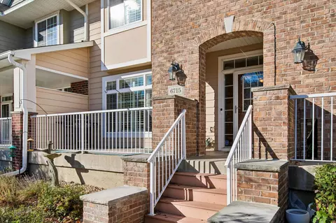 6715 Flycatcher Ln #1120, Apple Valley, MN 55124