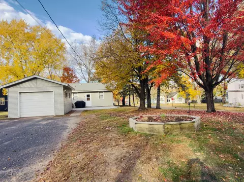 214 8th St NE, Little Falls, MN 56345