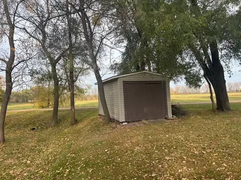 Exterior - 106 E View Rd, Canby, MN 56220 photo 4 of 6