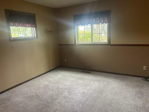 Bedroom - 106 E View Rd, Canby, MN 56220 photo 3 of 4