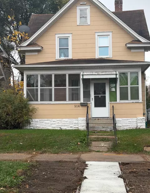 914 Fuller Ave, Saint Paul, MN 55104