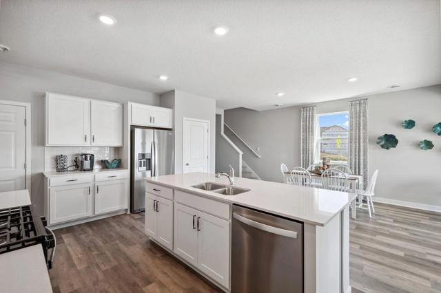 2053 Aquarius Dr, Shakopee, MN 55379