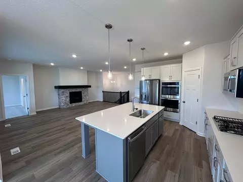 20125 Glanville Way, Lakeville, MN 55044