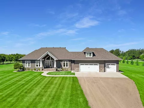 7179 37th St N, Moorhead, MN 56560