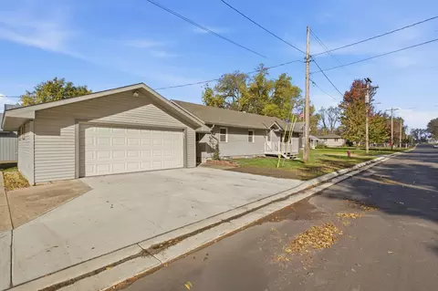 117 3rd St N, Kandiyohi, MN 56251