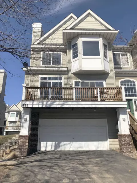 229 Satellite Ln NE, Fridley, MN 55432