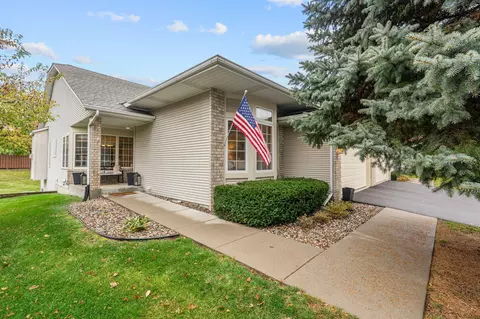 17568 Frondell Ct, Eden Prairie, MN 55347
