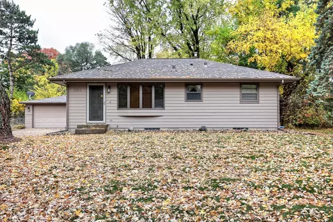 2564 Sherwood Rd, Mounds View, MN 55112