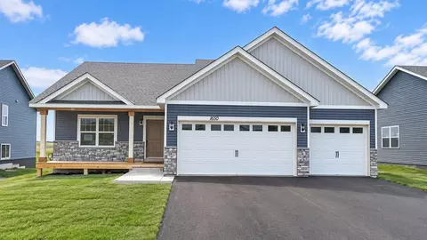 1650 Shasta Dr, Shakopee, MN 55379