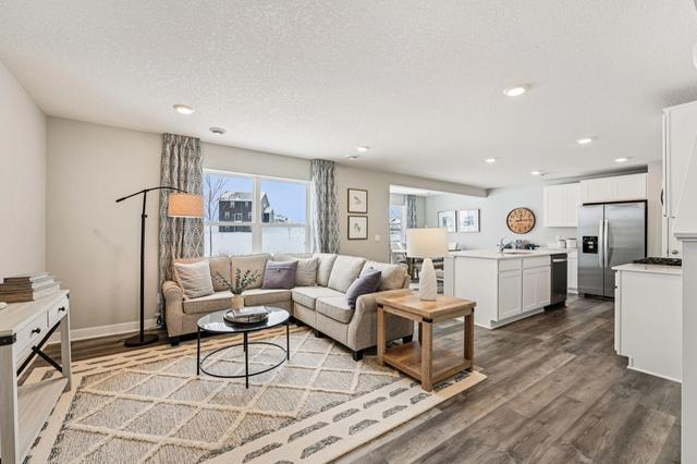 1957 Highview Ter, Shakopee, MN 55379