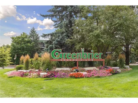 10411 Cedar Lake Rd #208, Minnetonka, MN 55305