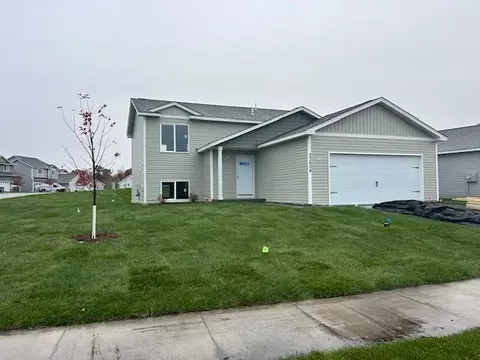 23604 Lily St NW, Saint Francis, MN 55070