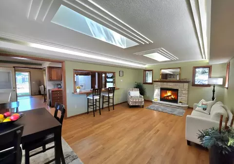558 113th Ln NW, Coon Rapids, MN 55448